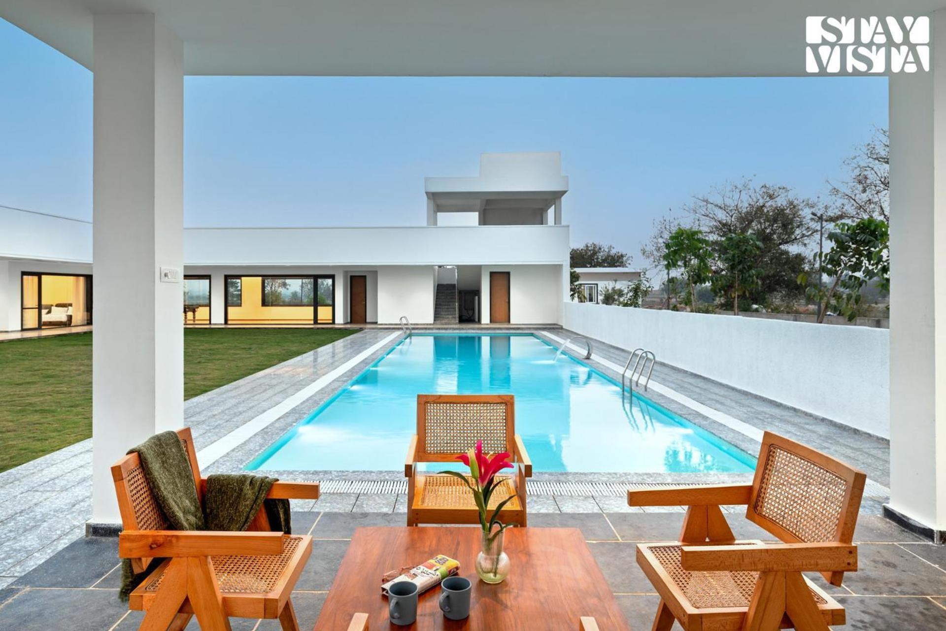 Stayvista At Aj House With Pvt Pool & Projector Set-Up ไฮเดอราบัด ภายนอก รูปภาพ